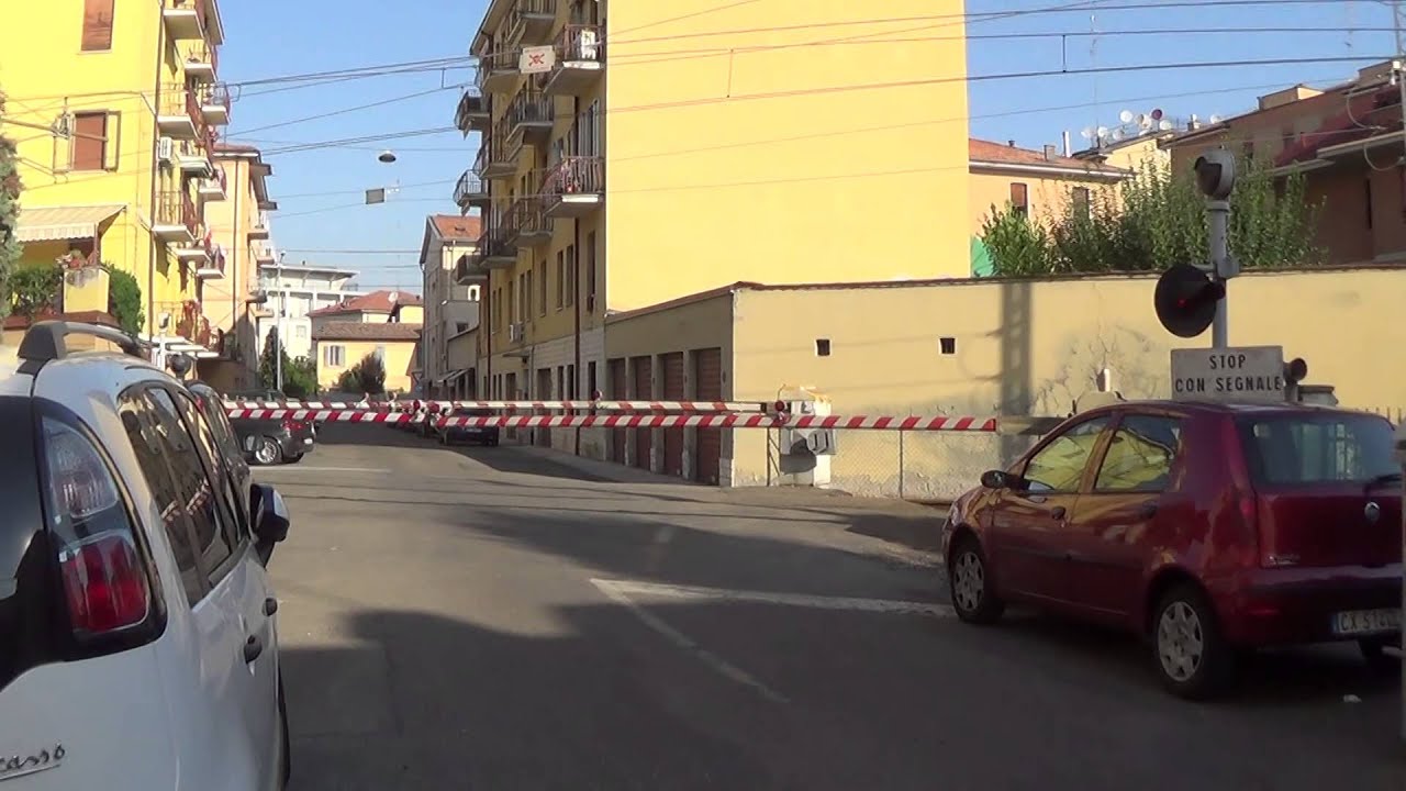 Passaggio a livello di via Verona - Modena / Level Crossing / Planovergang / Plankorsning