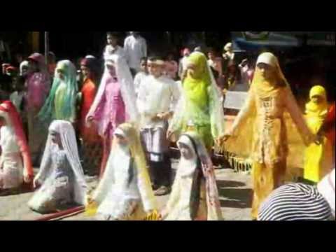 UPACARA ADAT KELAS VI MIN SUCI KALER TP. 2011/2012