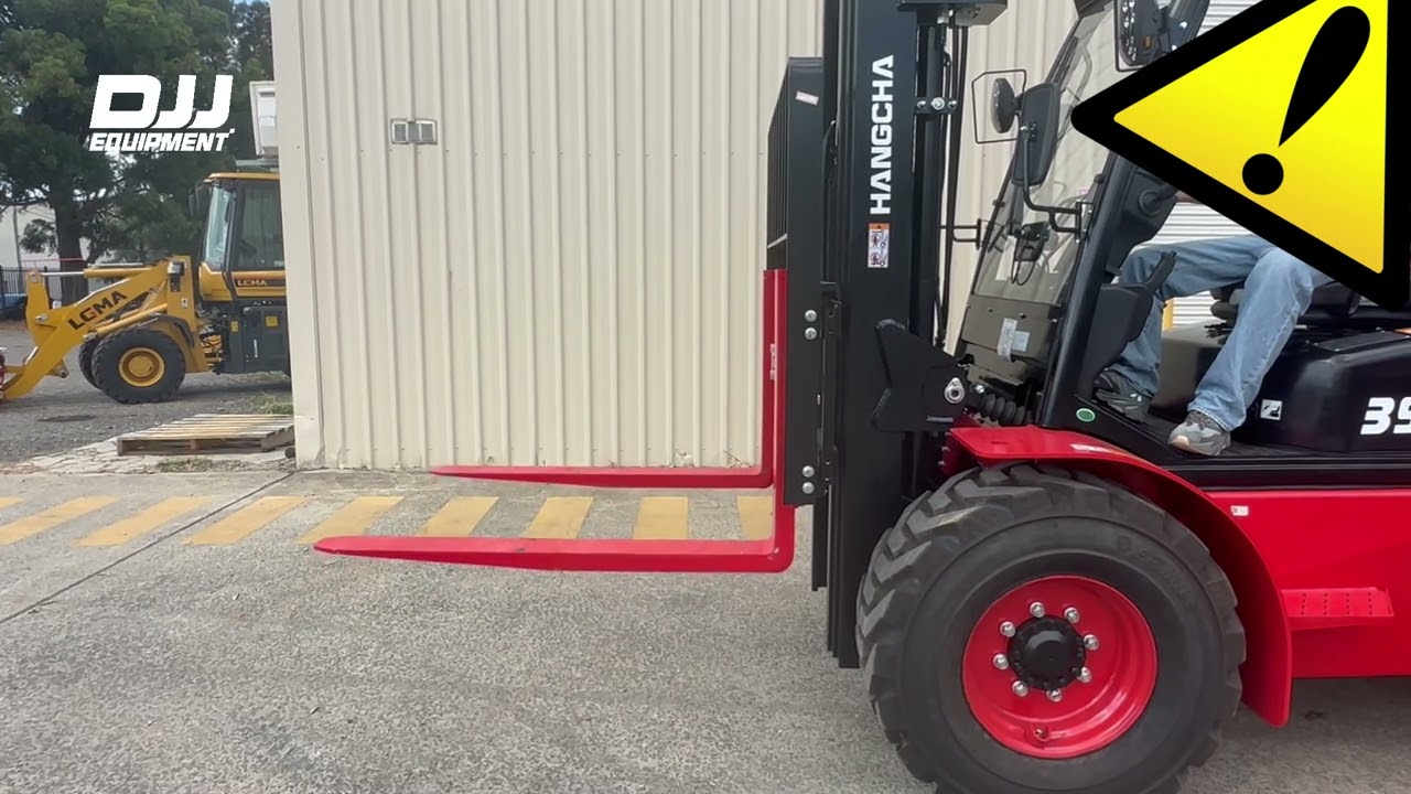 Master the Mechanics: Skilled Operating the CPCD35-XW33C-RT4 | Hangcha 3.5T Rough Terrain Forklift