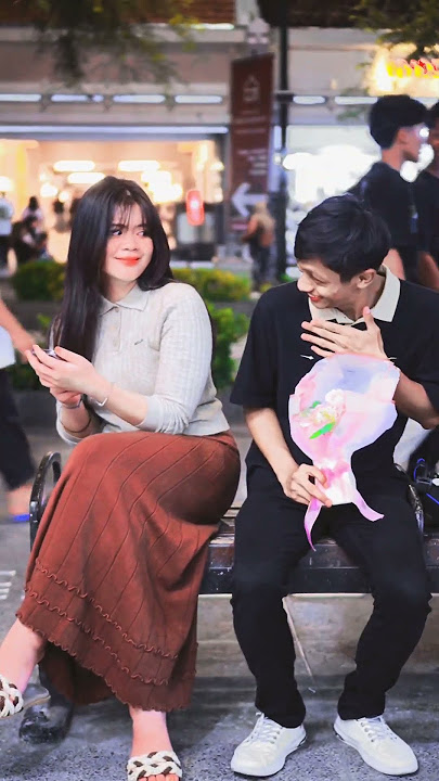 diliatin cewek cantik sampai malu 🙈 #viraltiktok #trending #trending #shorts