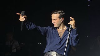 Mert Demir Konser Bittiğinde Gözlerime Bak Şarkısıyla Yeniden Sahneye Çıktı Özlerimebak