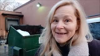 DUMPSTER DIVING FRUGAL MOMMY HITS THE ALDI DUMSPTER AND SCORES A MEGA MEAT HAUL! #freegan #freemeat