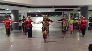 Traditional Malaysian Dance - Penang Airport screenshot 2