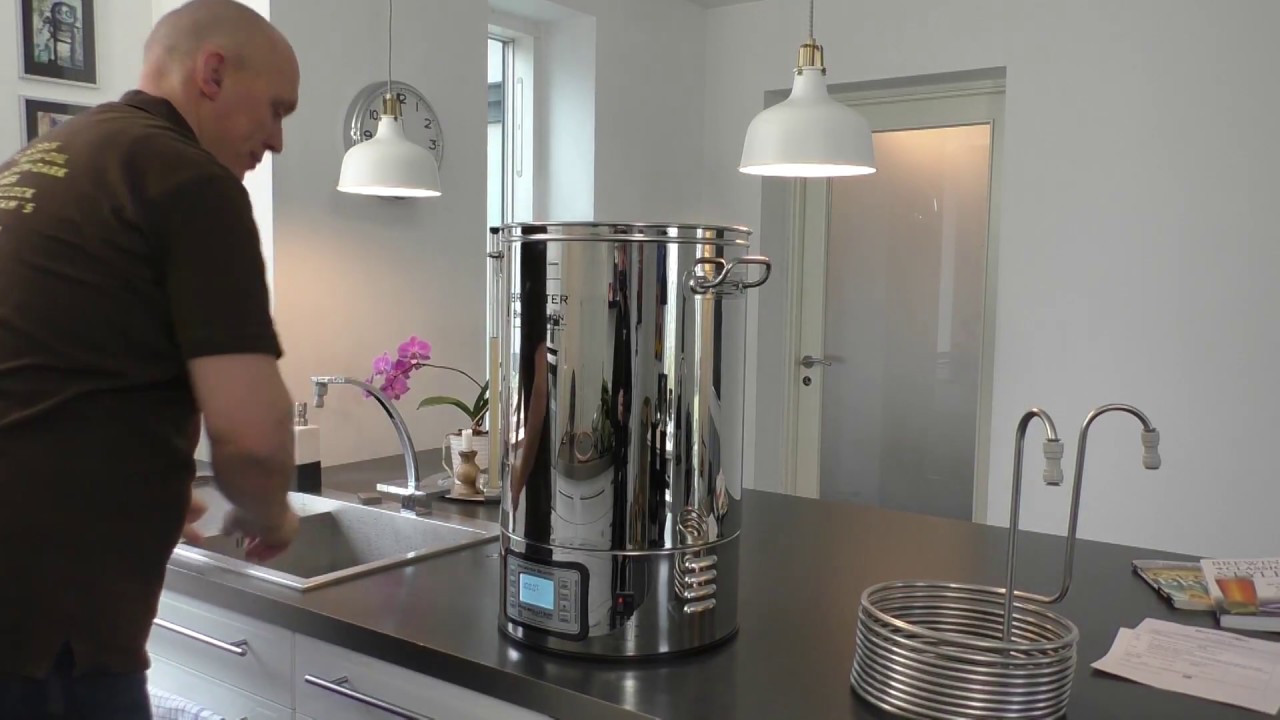 Brewster Beacon 40: 09. Chilling