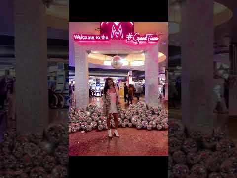 OMG! Horse statue and Flamingo Casino & Hotel - Las Vegas, Nevada