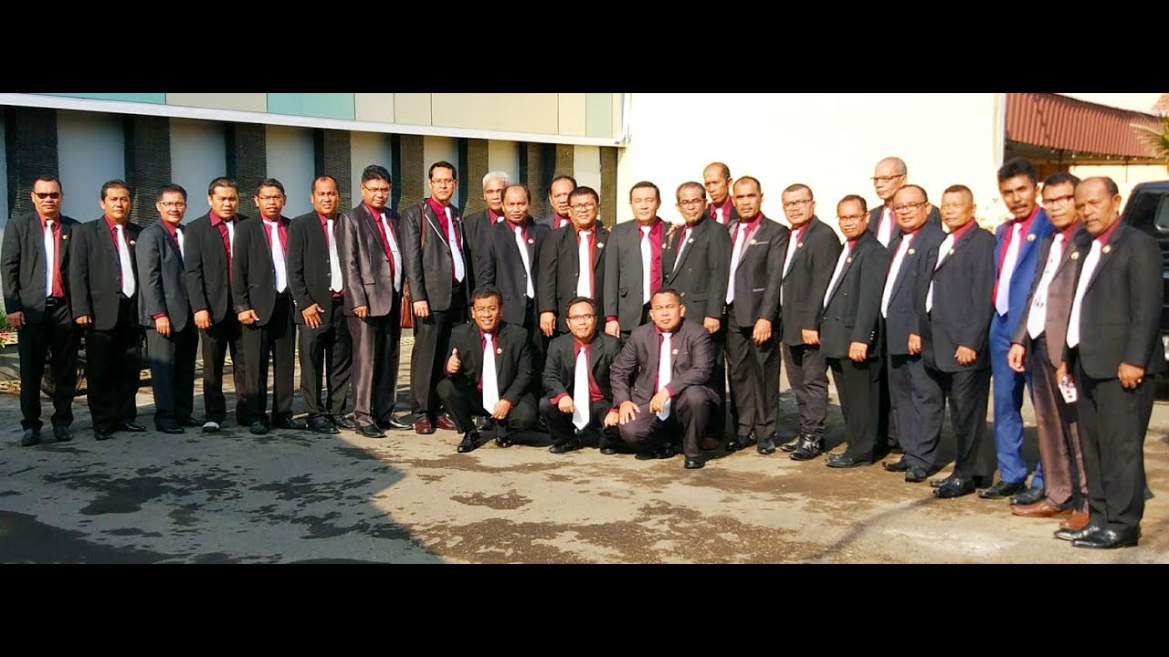 Xotinim meni qaynonam bilan ushlab oldi