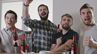 Cracking open a cold one with the boys screenshot 4