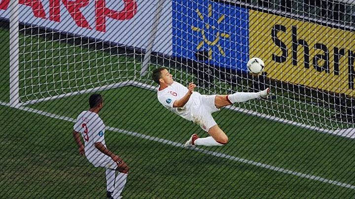 TOP 20 zagueiros insanos salvando seu time │ INSANE GOAL LINE CLEARANCES IN FOOTBALL