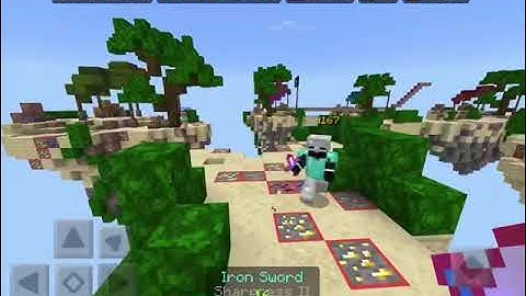 Playing hive skywars with split controls (and using a texture pack I made)