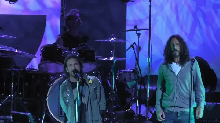 Temple Of The Dog - Hunger Strike (Live) (High Definition)