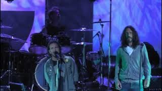 Download lagu Temple Of The Dog - Hunger Strike (Live) (High Definition)