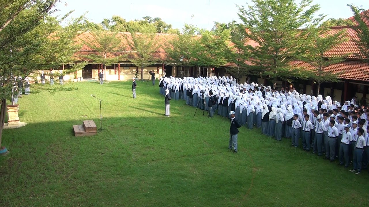 UPACARA MEMPERINGATI HARI PENDIDIKAN NASIONAL, 2 MEI 2023 - SMK NEGERI 2 PEKALONGAN