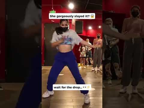 She gorgeously slayed it!? 🤯