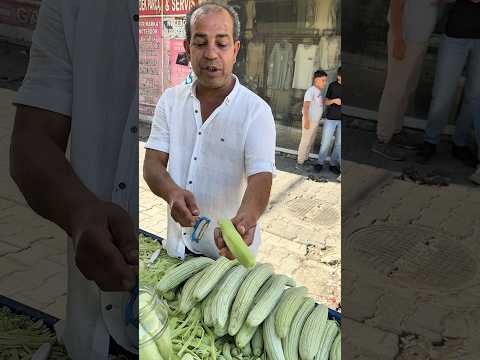 Murat Usta Şanlıurfa’nın en eski hıyarcısıdır her gün hıyardan yemezsem rahat etmem #food #yemek