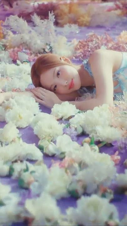 Nayeon singing Ocean Deep's full chorus