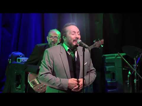 يارب ياللي سايبلي الحبل على الغارب أنا غرقان بدون قارب ومعرفتش أعوم وحدي