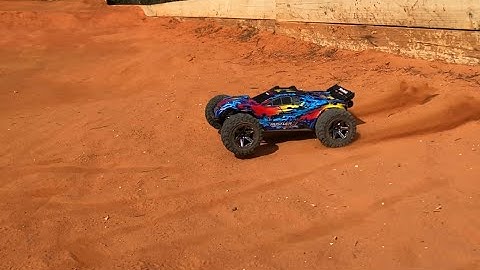 Traxxas Rustler VXL 4x4 Repair (1of 2)