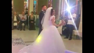 Gelinçiçeğini Gelinin Erkek Kardeşi Tuttu