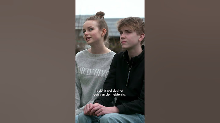 Elin denkt dat de fotograaf één van de meiden is, wat denk jij? #deeindmusical #eindmusical #npozapp