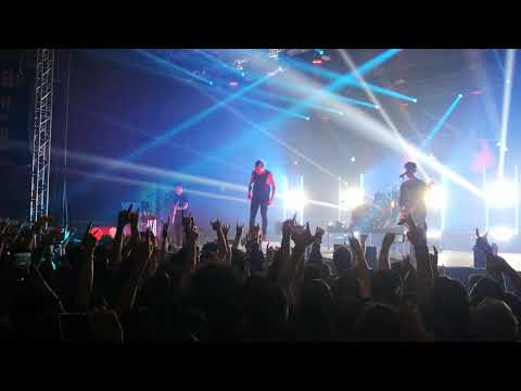 Papa Roach -