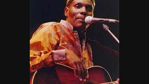 Oliver Mtukudzi -MAMURAMBA