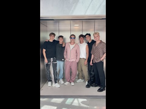 Brad Pitt X Elevator Boys