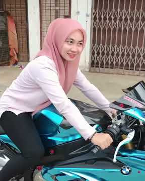 Viral awek naik superbike