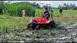Traktor Perahu Melesat Bagaikan Perahu Jett Tempur Menjual Jenis Traktor Perahu dan Traktor Roda 4