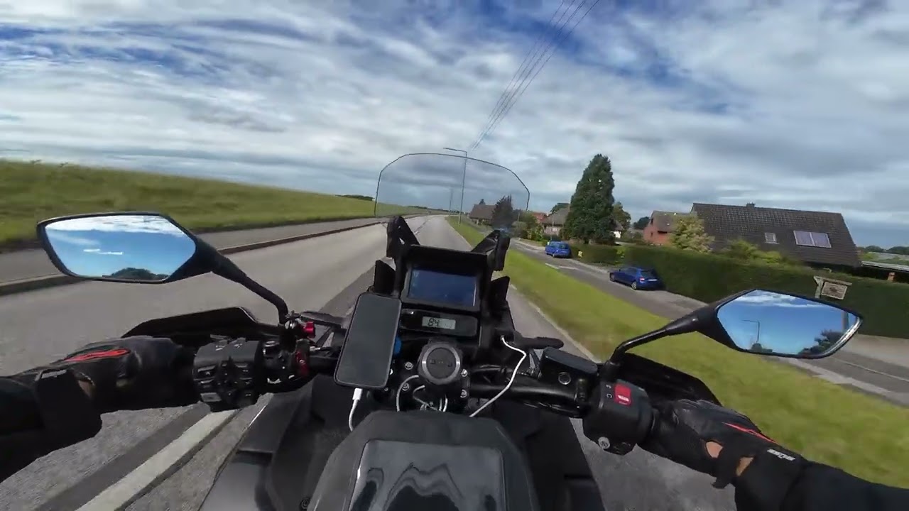 Mit Motorrad am der Hoopte