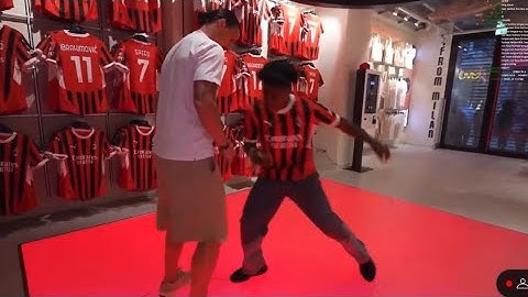 Speed tries showing his skills to Zlatan Ibrahimovic 😂