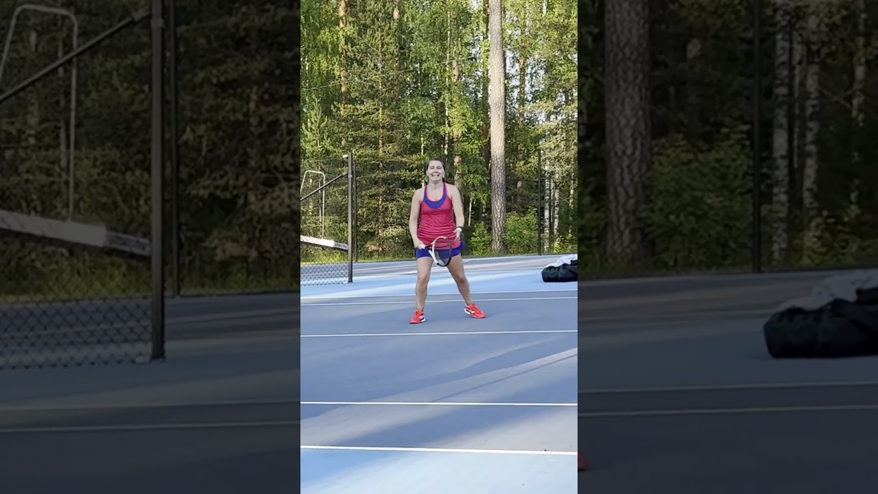 When neither of you knows what they’re doing… #tennisdoubles #tennismovement