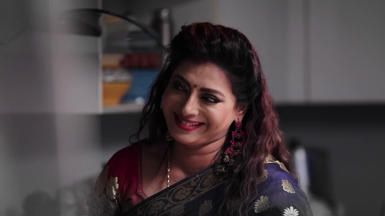 Adithya's Thought Makes Akhila Anxious - Sembaruthi - Full Ep 985 - Zee Tamil