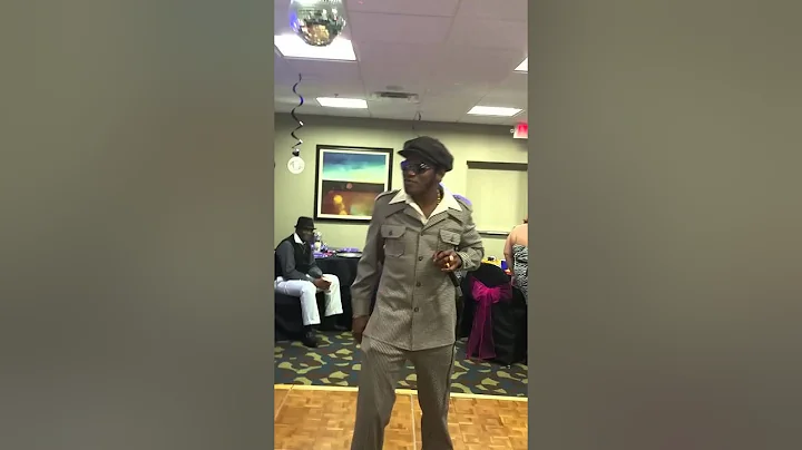 Dwight Reynolds 50th, Donald Wilcox singing