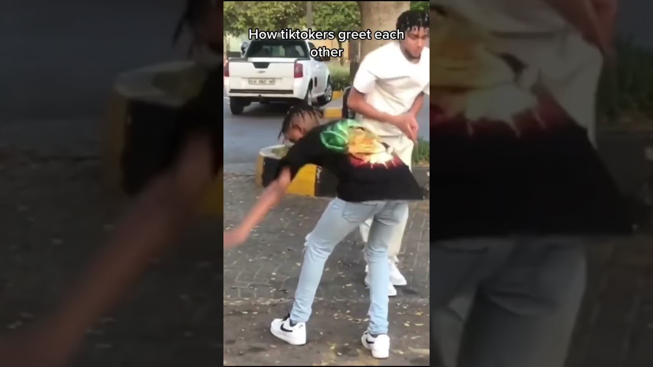 Tik Tokers In Public Be Like😂