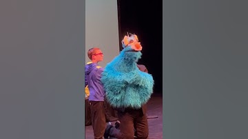 A behind the scenes look at how puppetry is done! Live hand monster! #puppets #puppetry