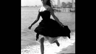 Video thumbnail of "Une histoire de plage - Brigitte Bardot"