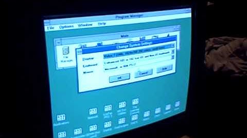 Booting Up a Windows 3.1 Computer - Checking Out Old MS-DOS Games