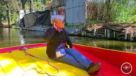 Canales De Xochimilco - Fin De Semana - Comiendo Elotes Y Posando