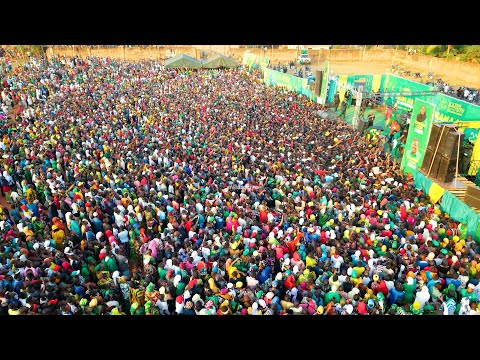 DIAMOND NA KIJIJI CHAKE KIGOMA KWENYE MKUTANO WA BABA LEVO KUFUNGA KAMPENI 