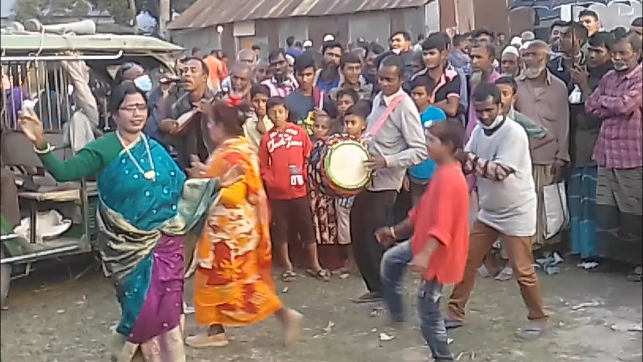 গ্রামবাংলার হাট বাজারে আকরশনীয় মন মাতানো  গান গেয়ে মাতাওরা করিলেন এই দুই কুকিল কণ্ঠি ভিডিও 2020