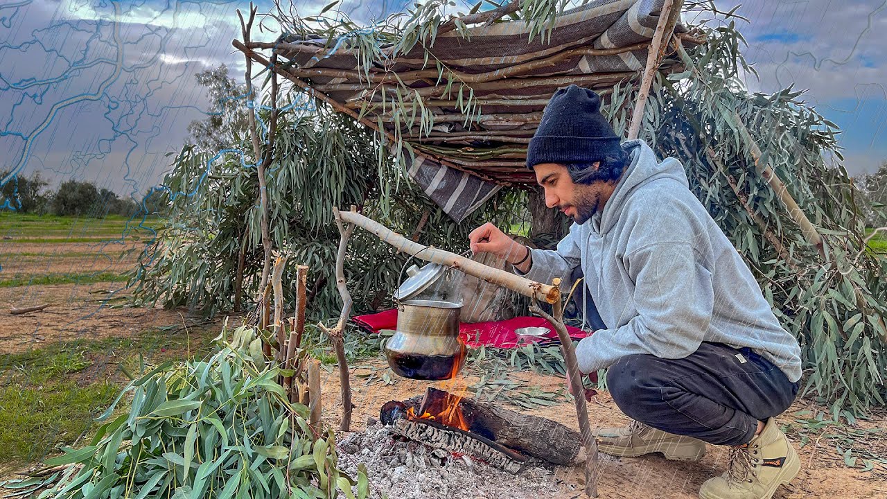 Bushcraft and Camping | How to build a warm and survival shelter in the ...