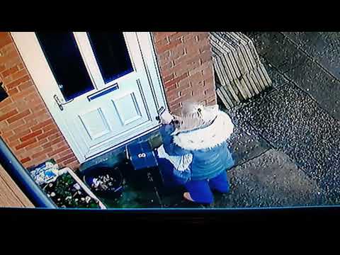 Hermes courier delivers opened parcel with missing contents.
