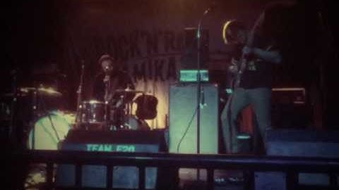 FUZZWARRR  playing a killer track -   Vidia club   5-1-2017