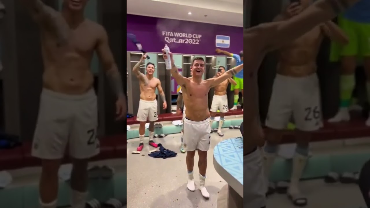 Fumando porro y tomando vino.. 