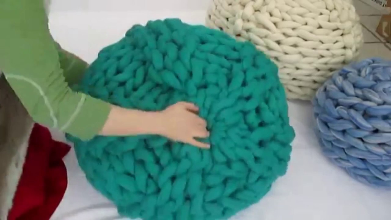 Arm Knitting A Pouf Step By Step Youtube