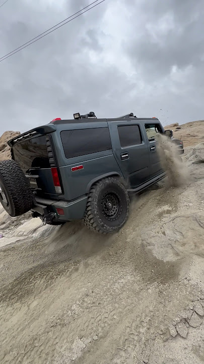 Hummer H2 ￼ doing JEEP things #corridos #viral #offroad #4x4 #youtube #youtubeshorts #jeep #hummer ￼