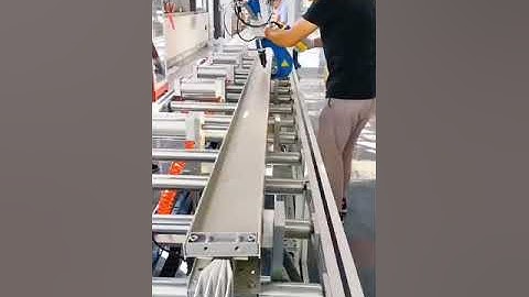 Dense busbar duct riveting machine   herorivet company  china