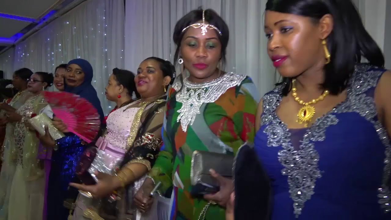 OUKOUMBI DE ABOUBACAR ET SOUMAYA OUSSIVO A PARIS