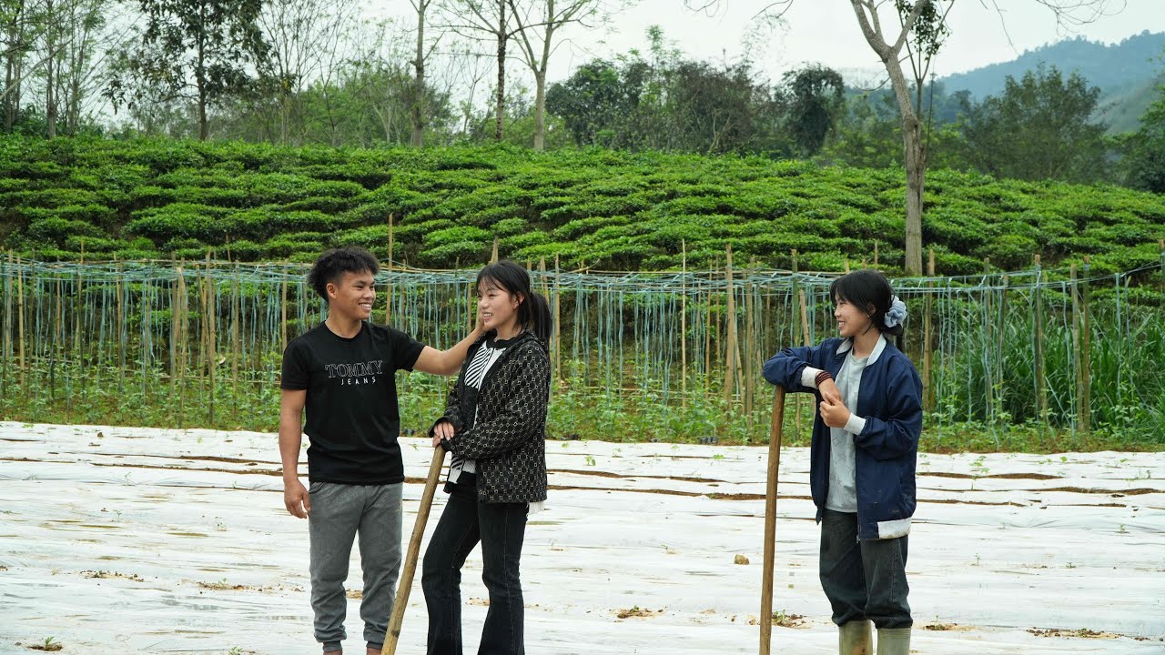 Благодаря помощи Тху, грядки с овощами были расширены до начала весенних дождей.