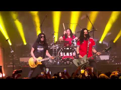 Gilby Clarke Joins Slash Featuring Myles Kennedy x The Conspirators In Santiago Chile